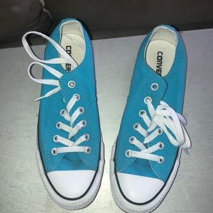Women’s converse sneakers